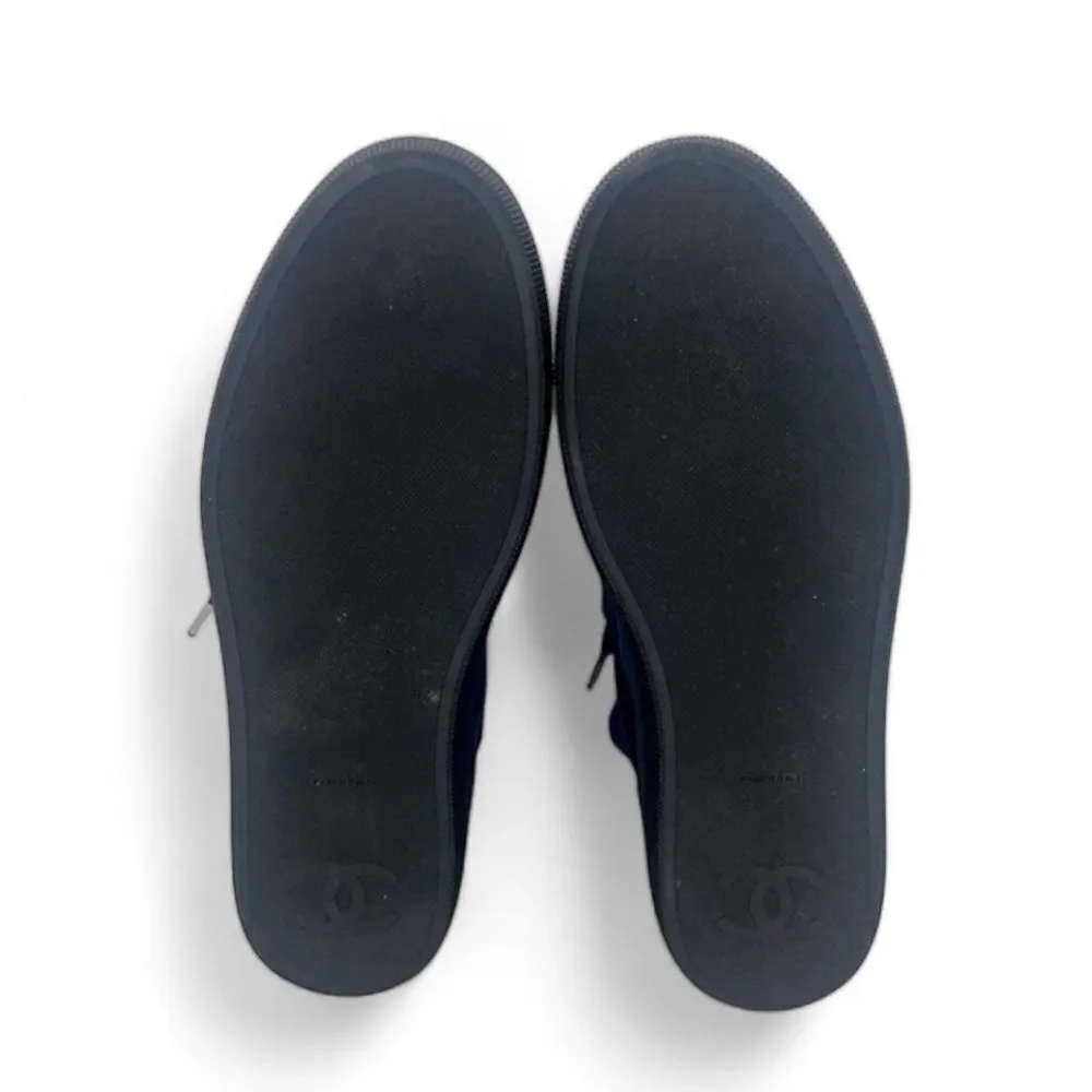 CHANEL signature pair